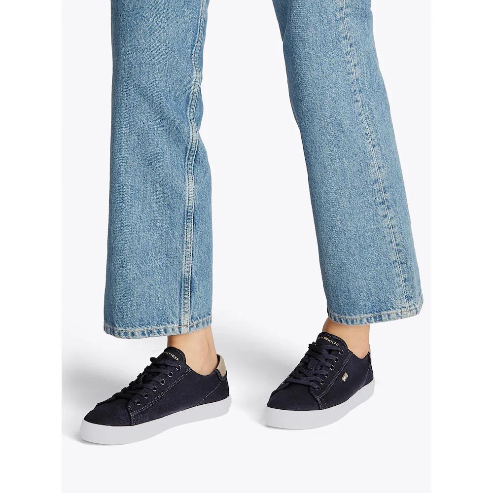 Tommy Hilfiger Plateausneaker »VULC CANVAS LACE UP SNEAKER« Freizeitschuh Halbschuh Schnürschuh in schmaler Form Letzte 2 Tage