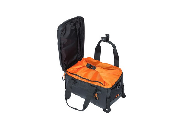 Basil Basil Miles Tarpaulin Gepäckträgertasche 7l schwarz/orange &vert; 2025 Letzter Tag